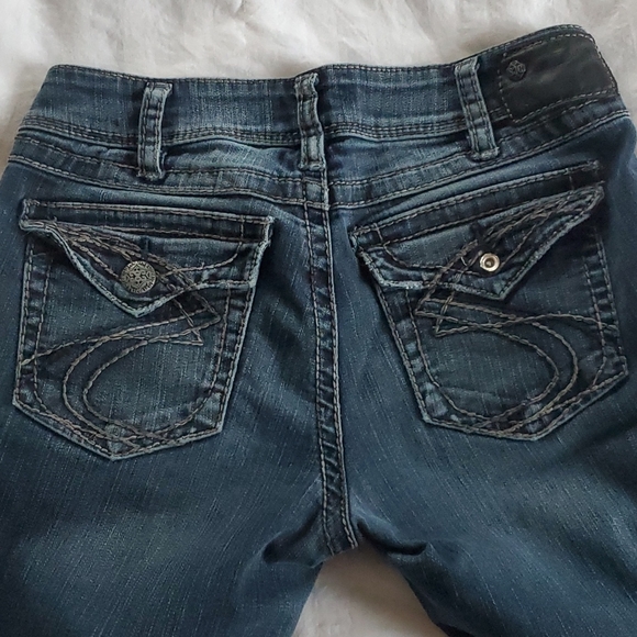 Silver Jeans - Picture 9 of 13